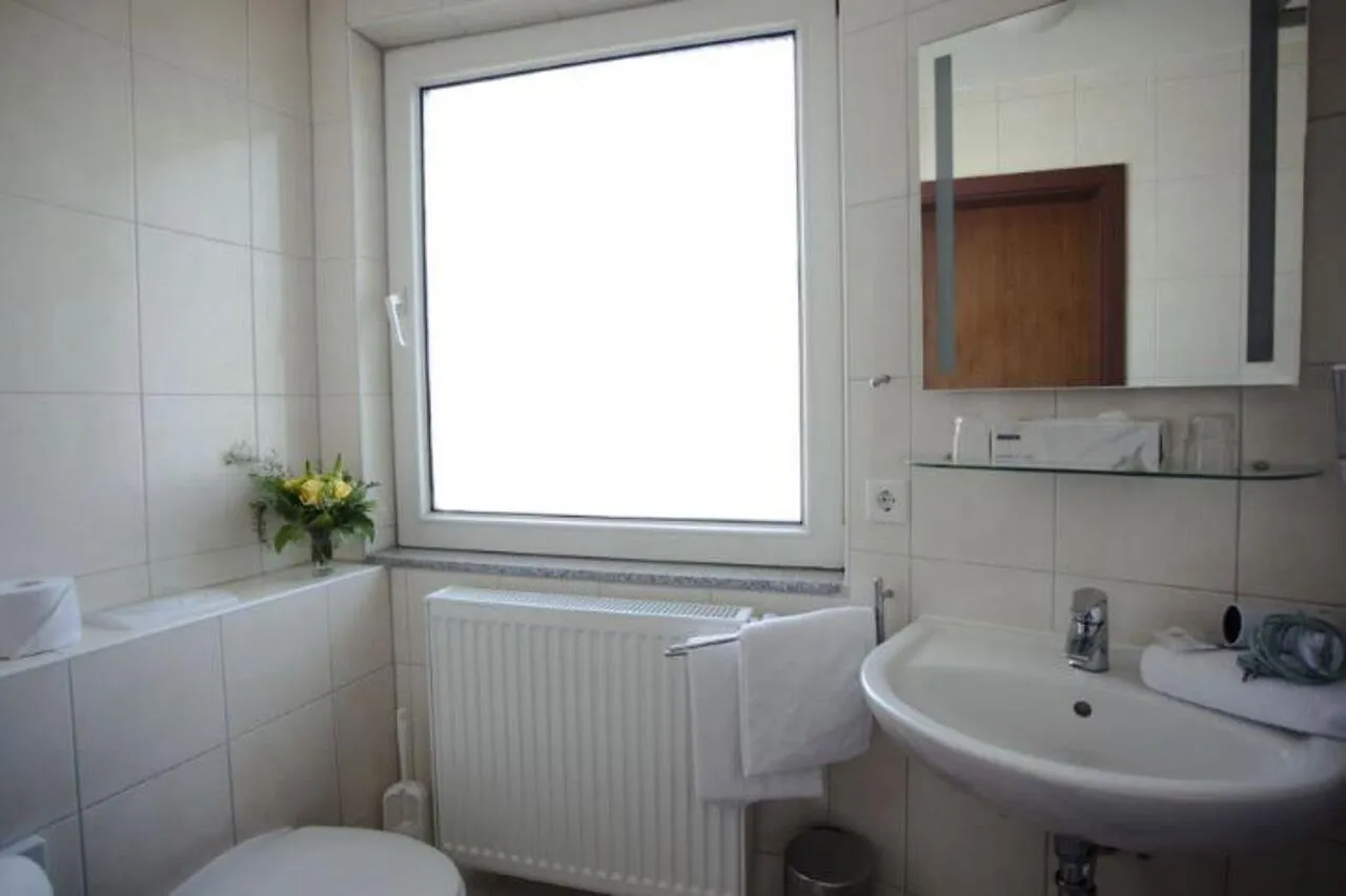 Atomis Hotel Duesseldorf City 3*, Düsseldorf