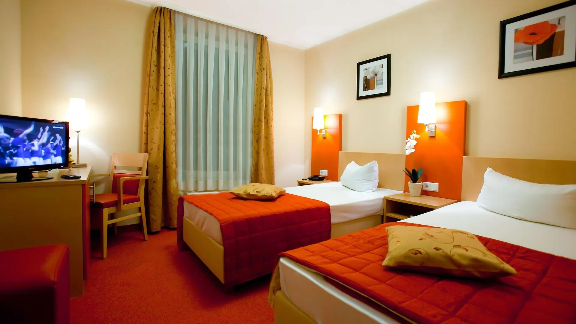 Atomis Hotel Duesseldorf City 3*, Düsseldorf Almanya
