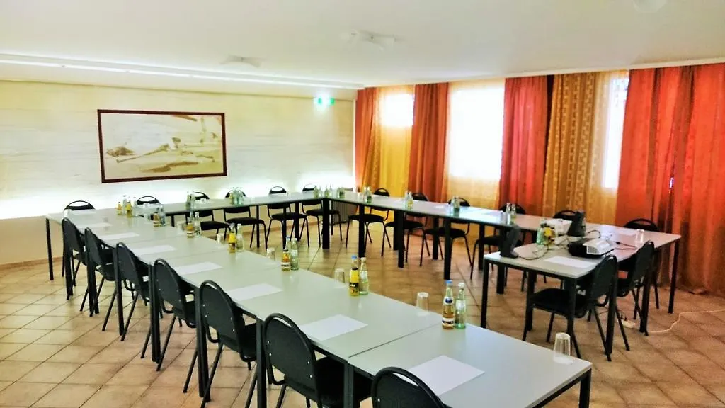 Atomis Hotel Duesseldorf City 3*, Düsseldorf