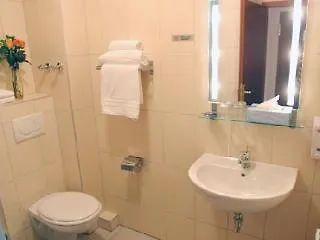 ***  Atomis Hotel Duesseldorf City Almanya