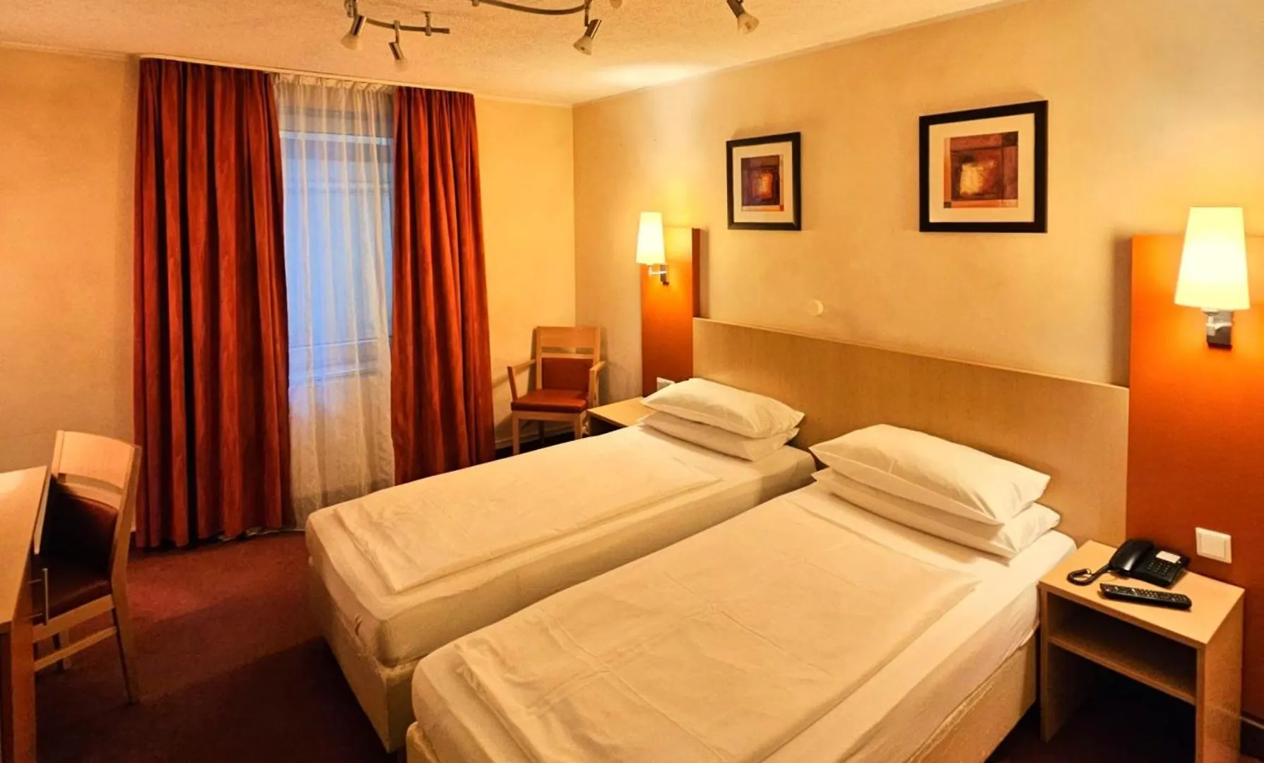 ***  Atomis Hotel Duesseldorf City Germania